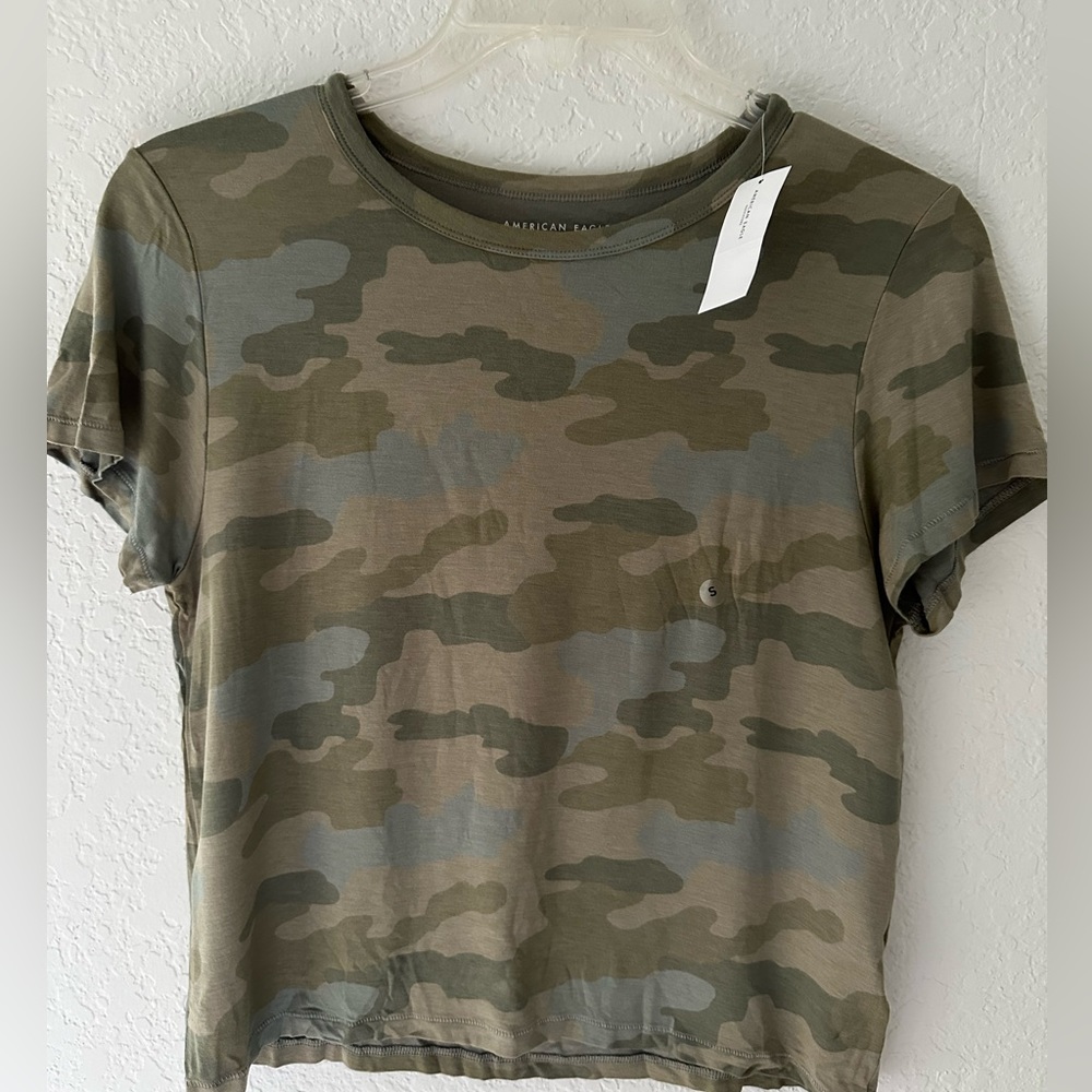 American Eagle camouflage t-shirt